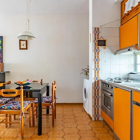 דירה Guesthost - Garden With Balcony! *